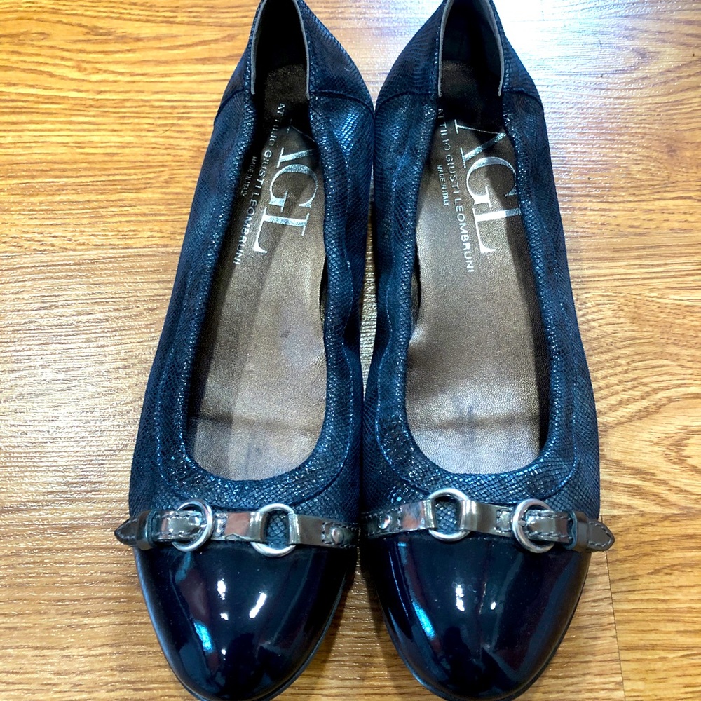 AGL Monika cap toe leather ballet flats size 40.